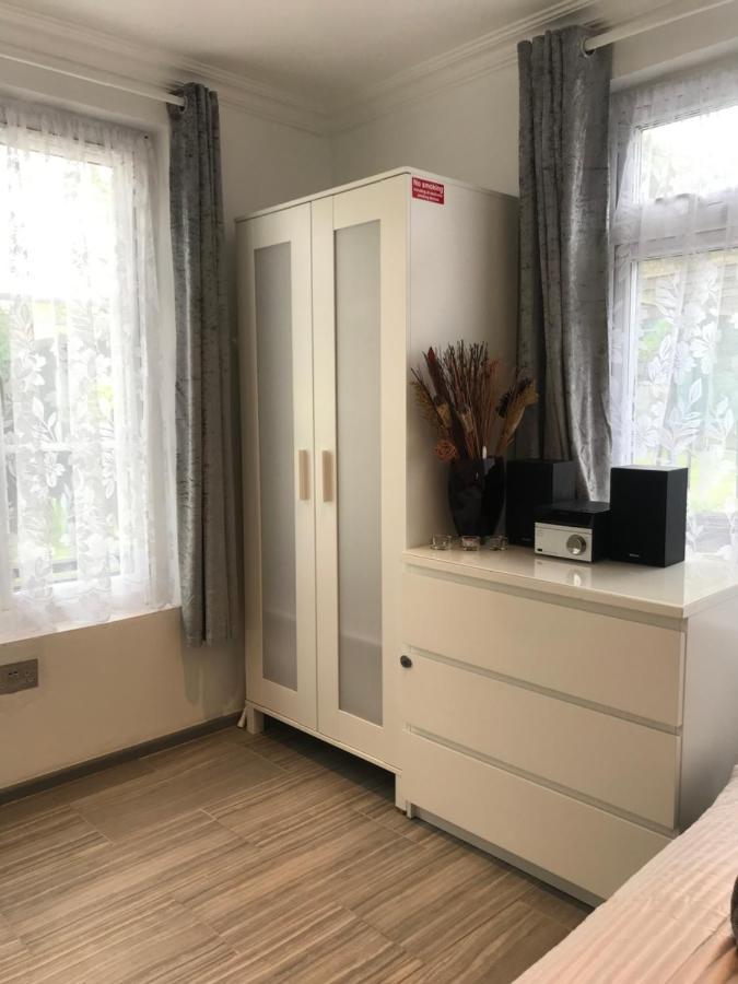Studio Apartment Rainham  Extérieur photo