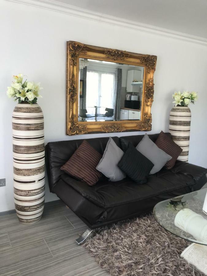 Studio Apartment Rainham  Extérieur photo